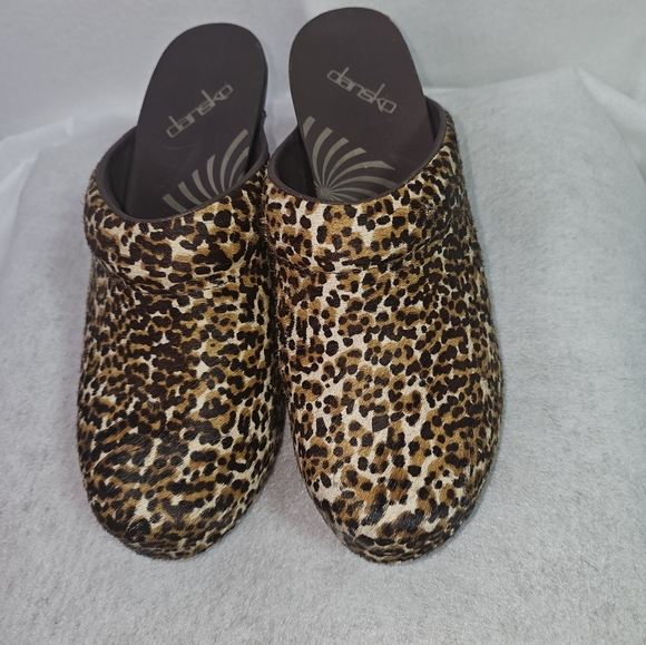 Dansko Rae Leopard Pony Hair Clogs Sz 38(8) Faux Fur - Picture 2 of 9